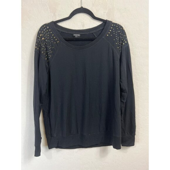 Torrid Sz 00 (US 10) Studded Shoulder Crew Neck Sweatshirt Sweater Black Metal S - Picture 1 of 8